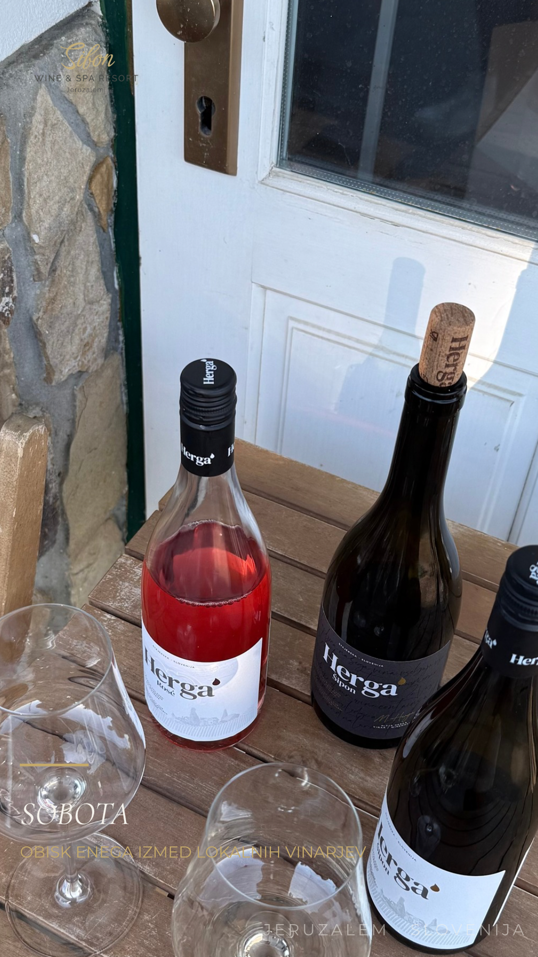 Mask Group 26 Sibon Wine & Spa Resort med vinogradi v Jeruzalemu z bazenom in razgledom